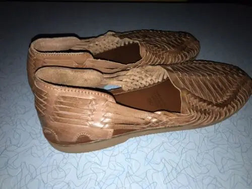 Pair of woven leather shoes for men in size 12, perfect leather Huraches sandals Excel
