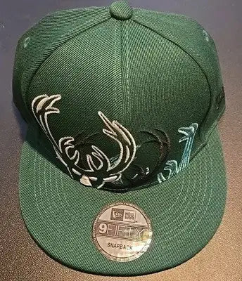 Milwaukee Bucks Hat And SGC Graded Giannis Antetokunmpo Card With 8.5 Lot - Collectibles