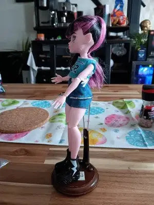 Monster High G3 Draculaura Doll & Outfit Pre-Owned Stand Not Included - Action Figure & Toy