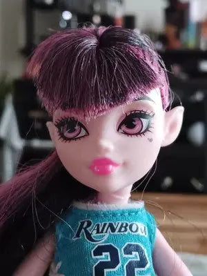 Monster High G3 Draculaura Doll & Outfit Pre-Owned Stand Not Included - Action Figure & Toy