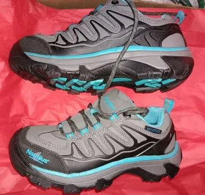 Nautilus size 6.5W Women’s Black Blue Lace Up Safety Toe Work Shoes Gently Used - Other