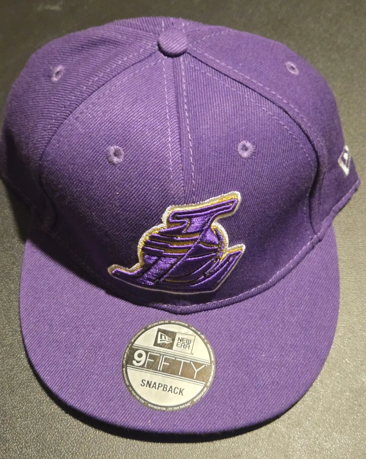 New Era Lakers 9Fifty Snapback Hardwood Classics Hat + 1997 Kobe Bryant SGC 8.5 - Basketball Card Single