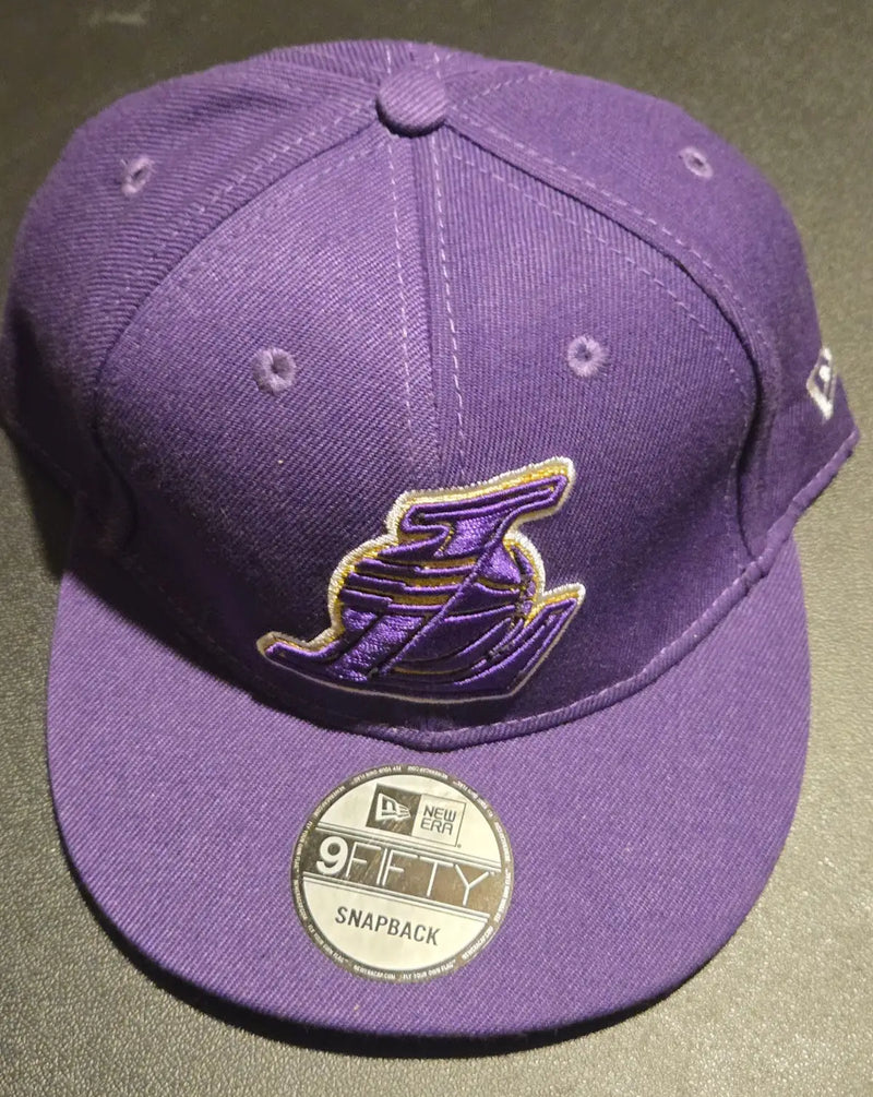 New Era Lakers 9Fifty Snapback Hardwood Classics Hat + 1997 Kobe Bryant SGC 8.5 - Basketball Card Single