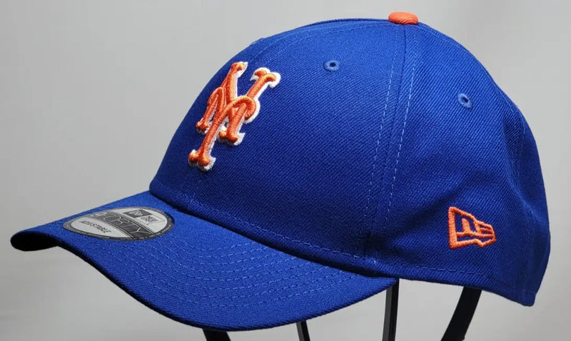 Blue New York Mets cap from New Era with 9 Forty Hook & Loop design