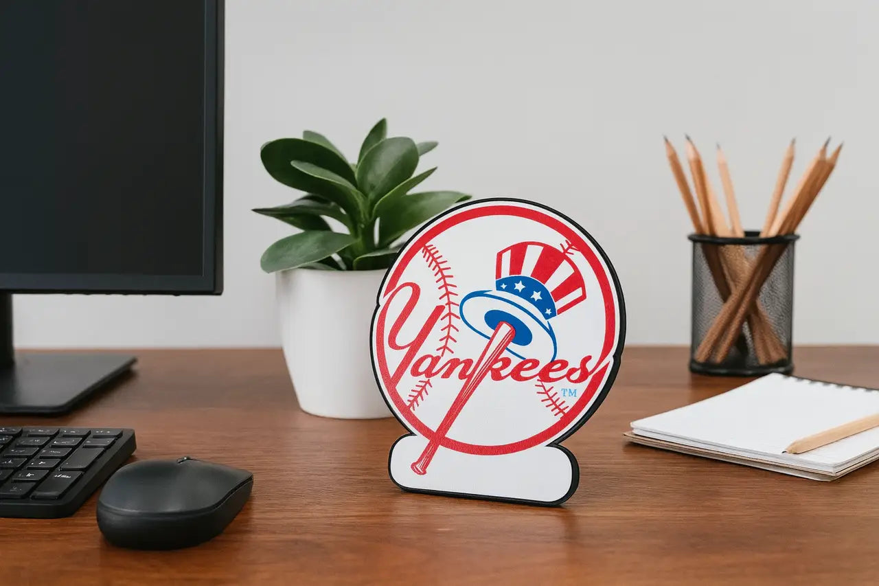 White Yankees 3D printed desk sign with Yankees logo and Uncle Sam hat for baseball fans