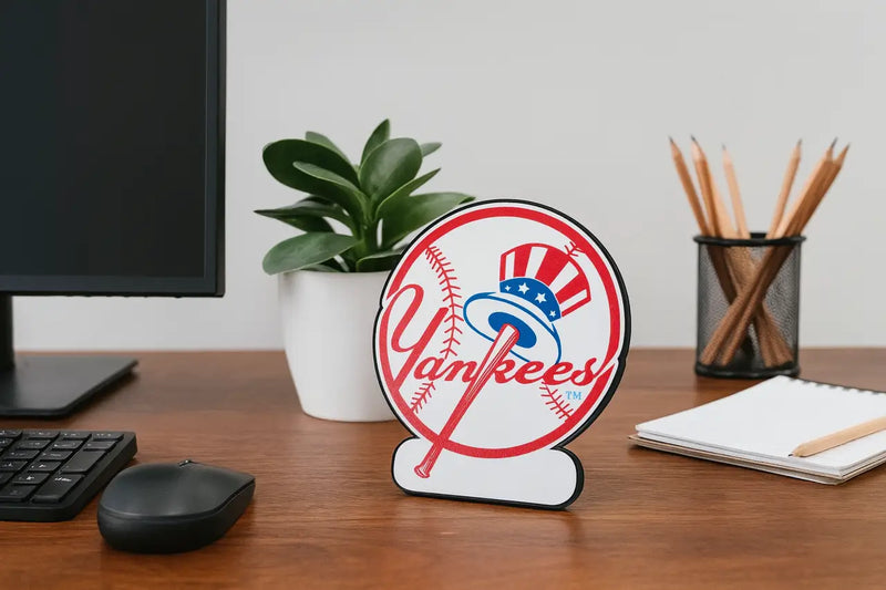 White Yankees 3D printed desk sign with Yankees logo and Uncle Sam hat for baseball fans