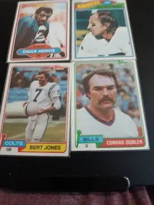 NFL superstars & HOFers- Vintage 8-card Topps lot. See full description! EX-EX+ - Football Card Single