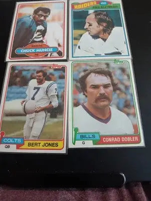 NFL superstars & HOFers- Vintage 8-card Topps lot. See full description! EX-EX+ - Football Card Single
