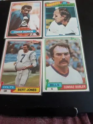 NFL superstars & HOFers- Vintage 8-card Topps lot. See full description! EX-EX+ - Football Card Single