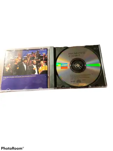 Open Pavarotti & Friends 2 CD case with booklet, Decca Record London album cover