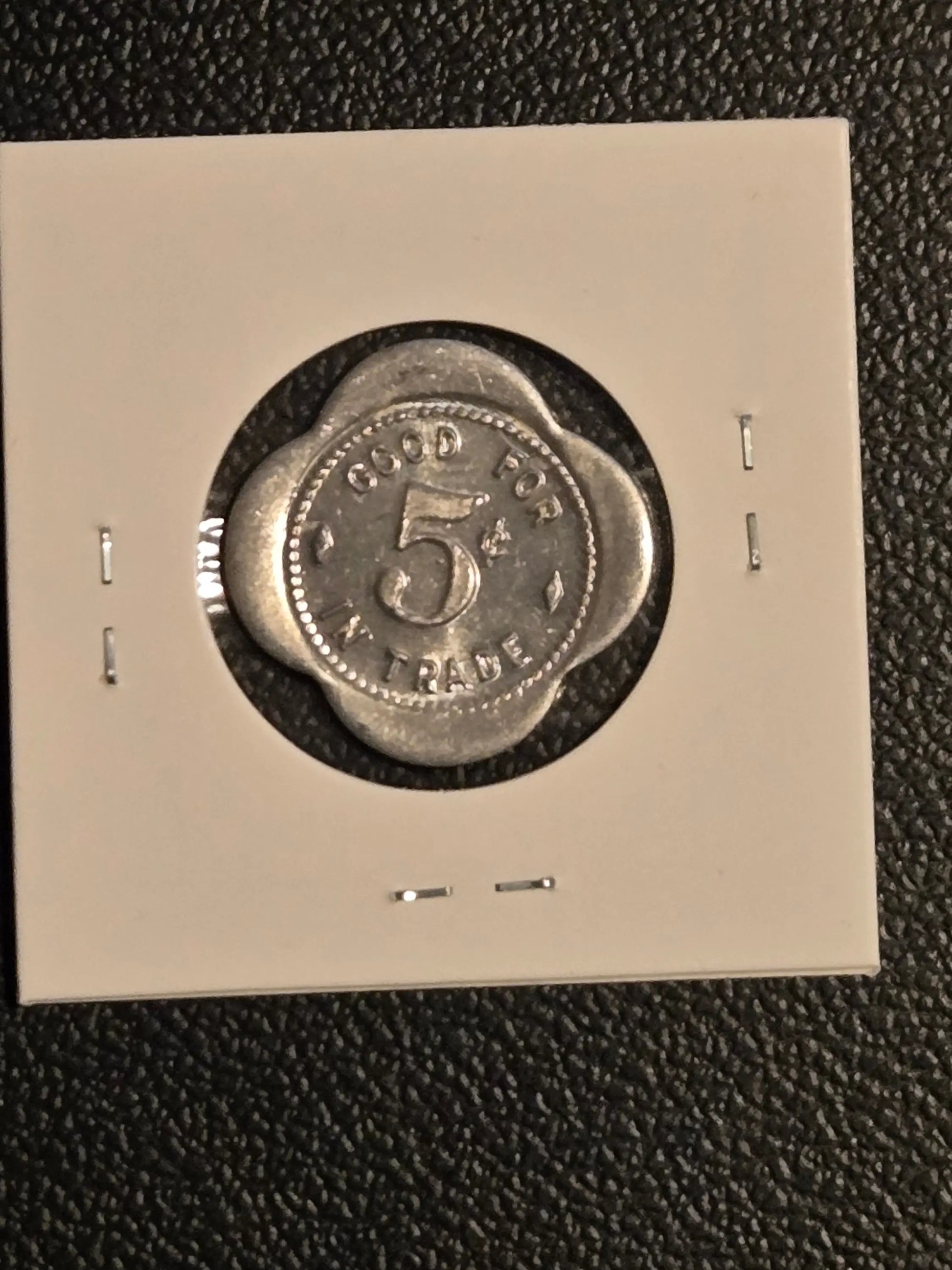 Plackes Tavern Edgar Nebraska 5c Good For In Trade Token Scalloped Rare NE - Coins & Currency