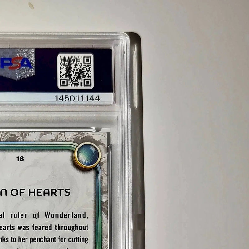 Queen of Hearts 2025 Topps Disney #18 Winter Variant Card Alice inland PSA 8 - Non-Sports Card Single