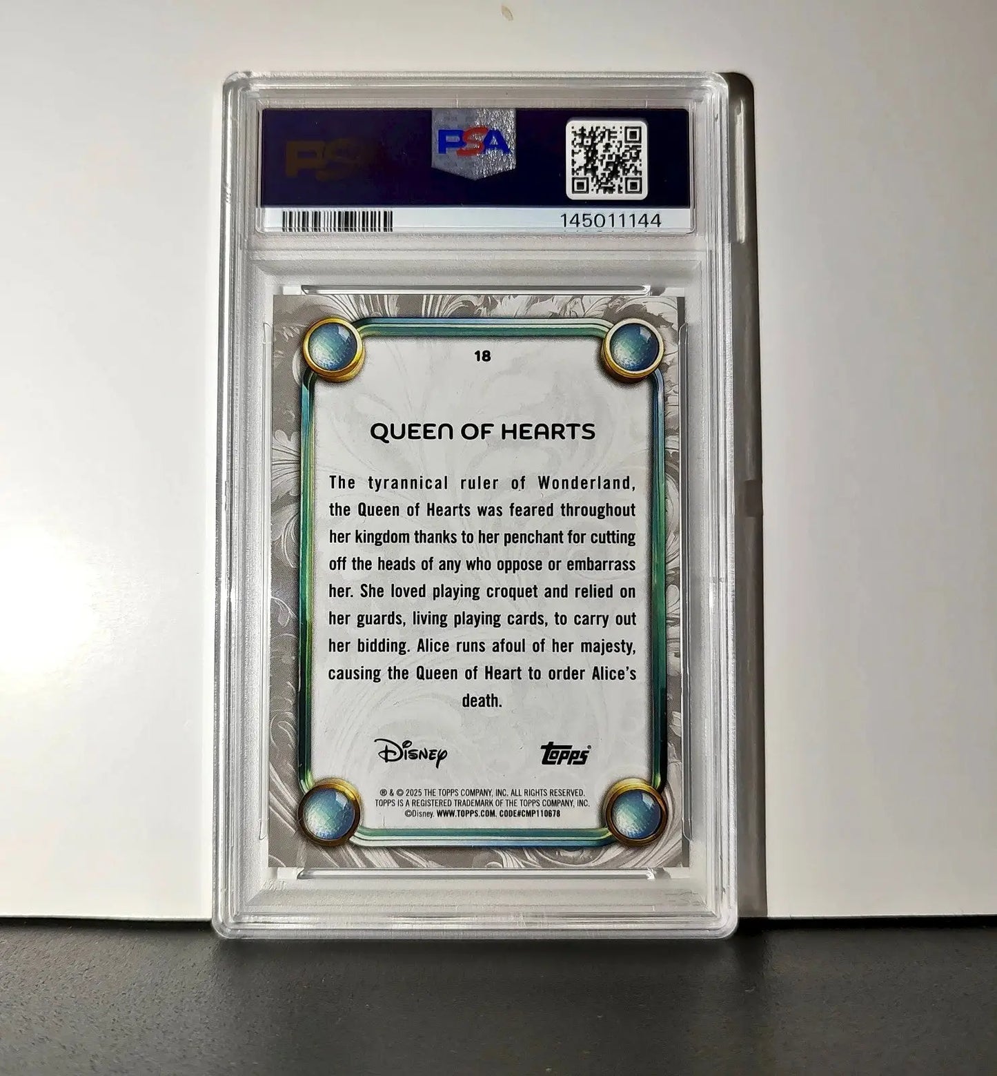 Queen of Hearts 2025 Topps Disney #18 Winter Variant Card Alice inland PSA 8 - Non-Sports Card Single