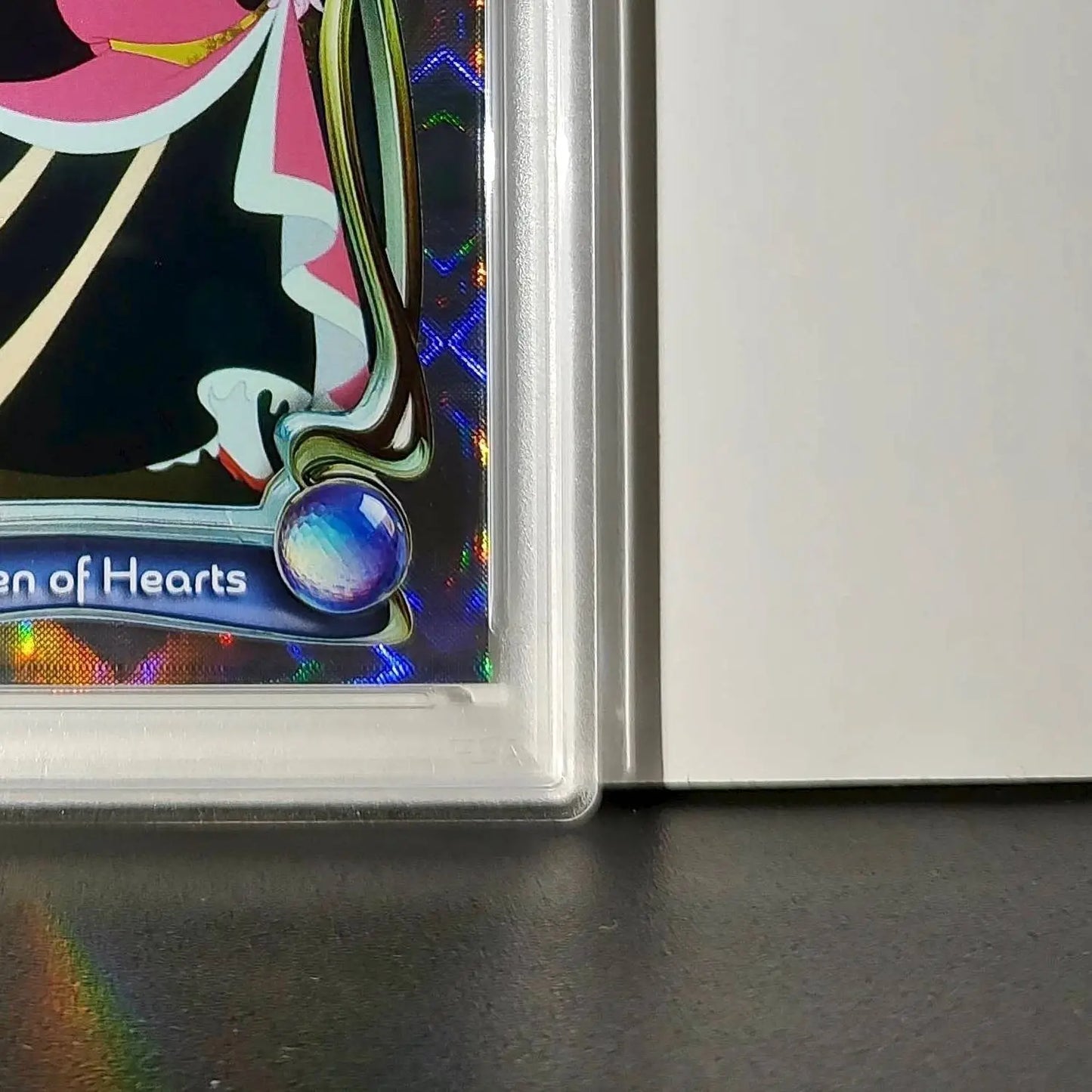 Queen of Hearts 2025 Topps Disney #18 Winter Variant Card Alice inland PSA 8 - Non-Sports Card Single