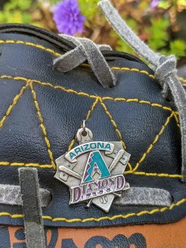 Retired Arizona Diamondbacks pewter pendant - Sports Memorabilia