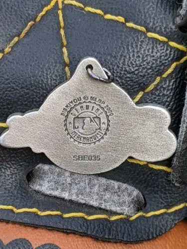 Retired Milwaukee Brewers pewter pendant - Sports Memorabilia