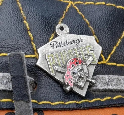 retired Pittsburg Pirates pewter pendant - Sports Memorabilia