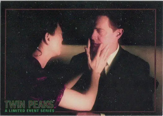 Two people share an intimate moment on Rittenhouse 2019 Twin Peaks trading card