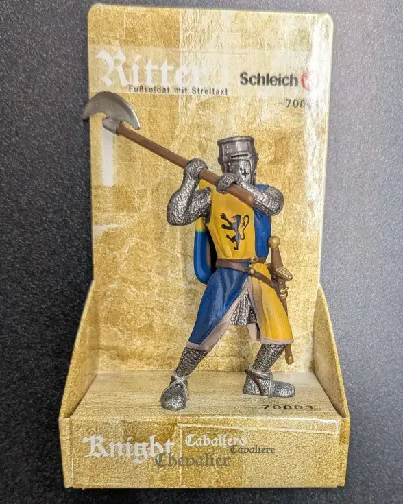 Schleich Ritter 70003 Fußsoldat mit Streitaxt Toy Figure - Action Figure & Toy