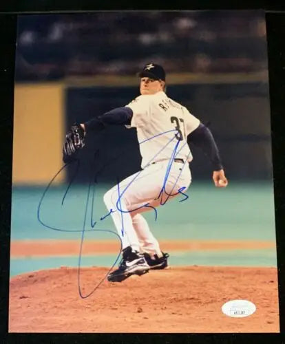 Autographed Shane Reynolds photograph featuring Houston Astros with JSA COA authenticity