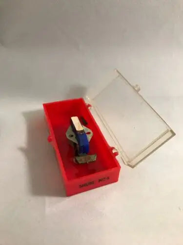 Shure WC-6 Record Player Cartridge in red plastic case with clear lid