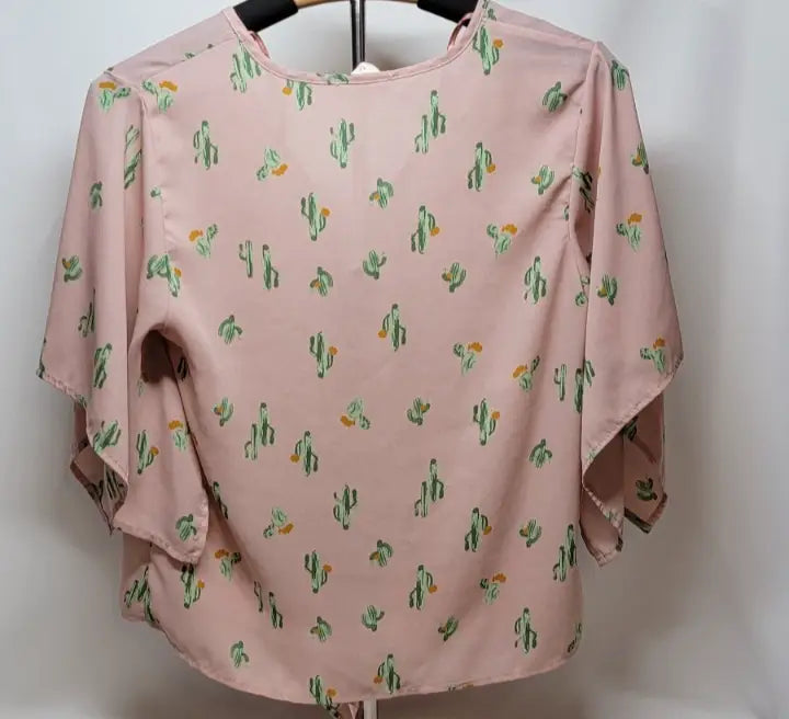 Sienna Sky Crop Top Size XS Pink Cactus Print V Neck 3/4 Sleeve Juniors - Apparel