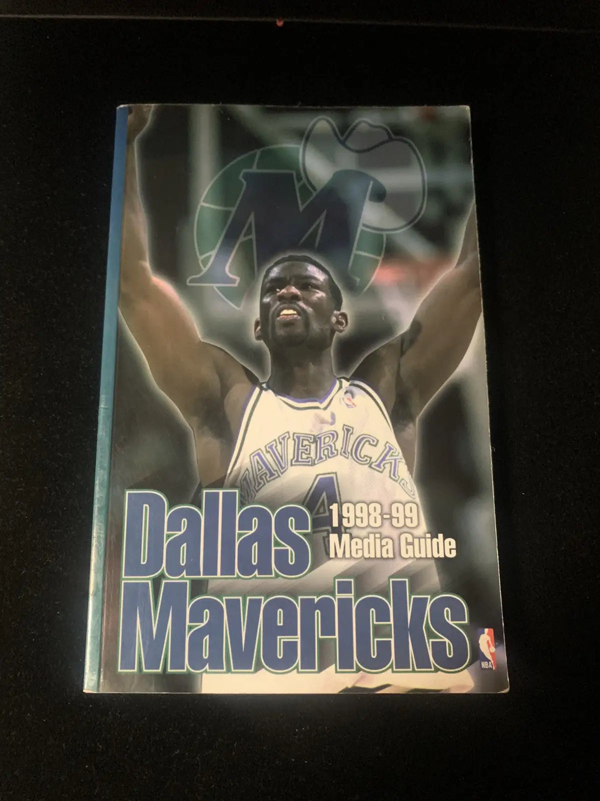 Dallas Mavericks 1998-99 media guide signed by Dirk Nowitzki and Steve Nash