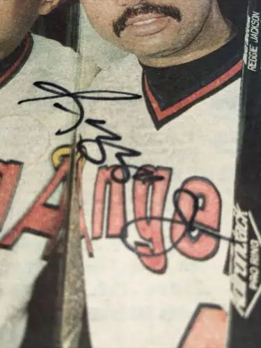 Autographed Reggie Jackson Auto JSA Sporting News Magazine baseball card for collectors