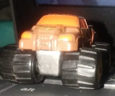 Small Micro Hot Wheels Monster Truck Pickup truck Pickup Truck 002 Dune Ratz