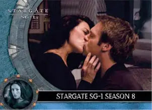 Couple kissing passionately featured on Stargate SG-1 Season 8 P1 promo card