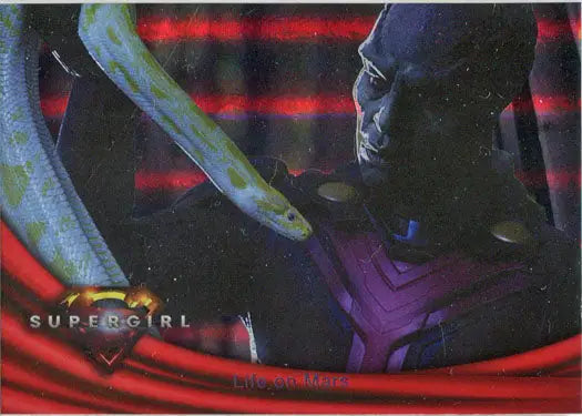 Shadowy figure with glowing eyes on Supergirl Season 1 Rainbow Foil Board Card 58