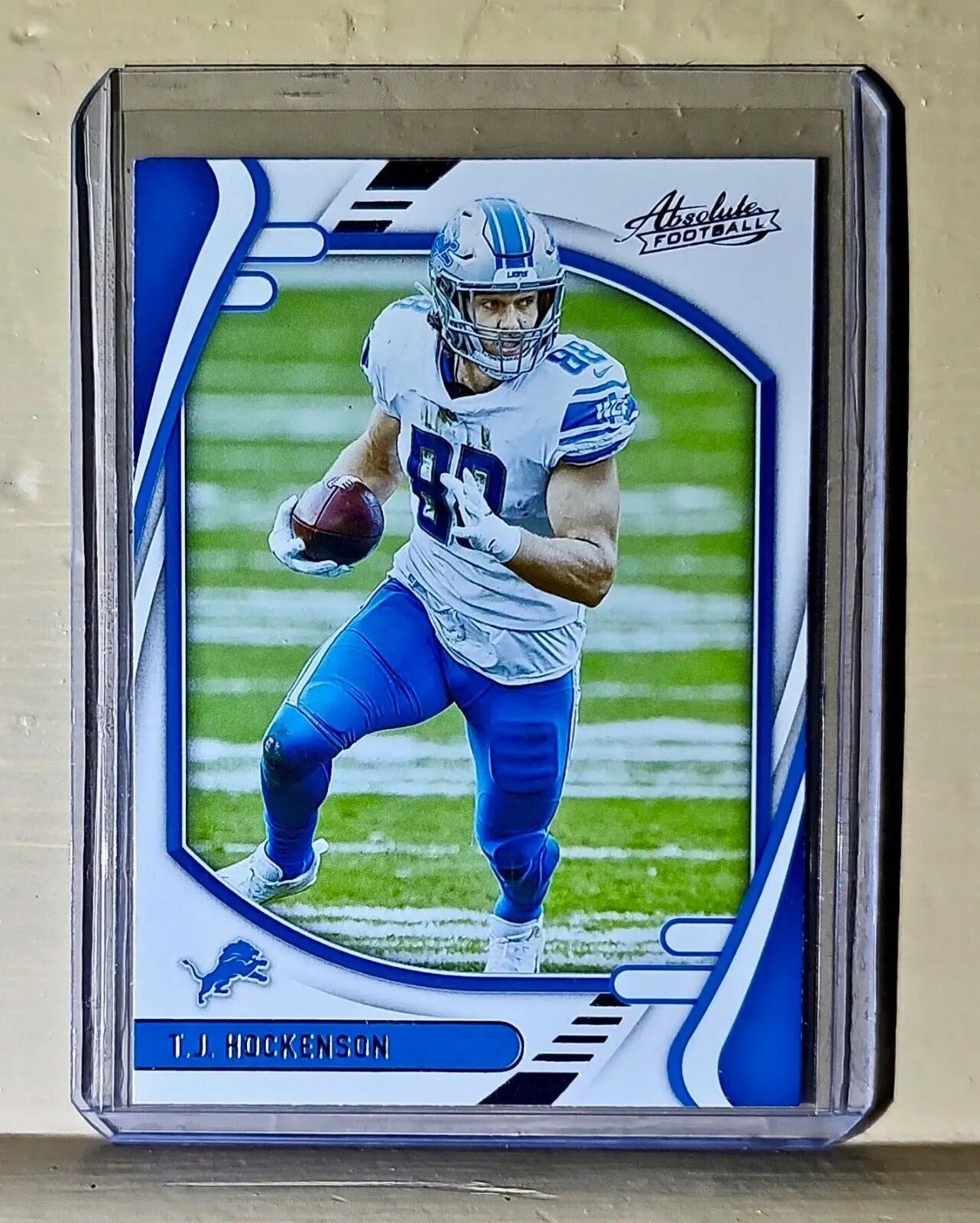 T.J. Hockenson 2021 Panini NFL Absolute Football #10 Card - Football Card Single