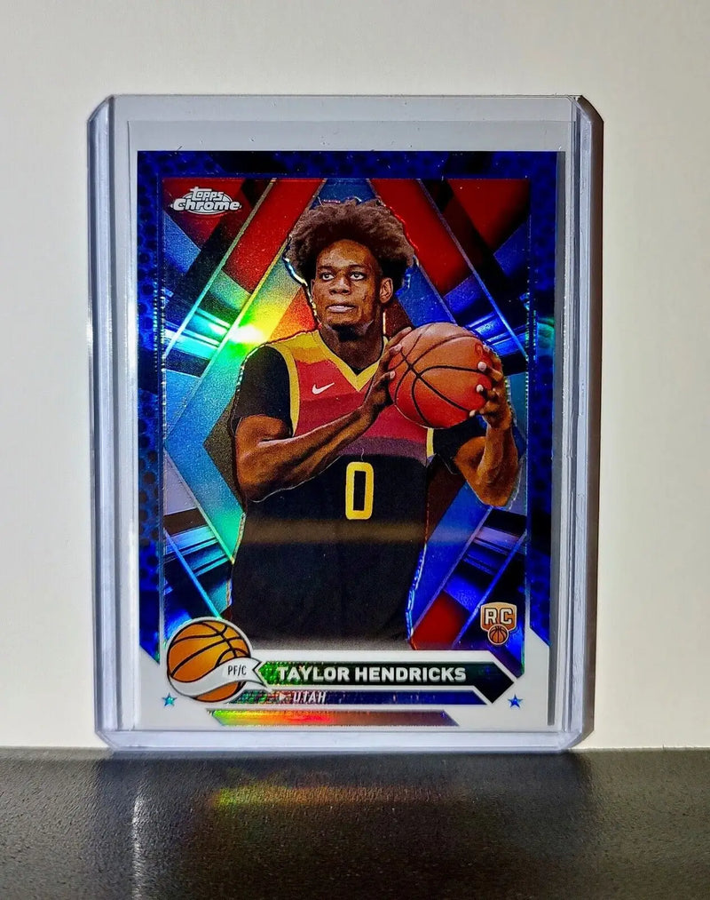 Taylor Hendricks 2023-24 Topps Chrome NBA #147 Blue Refractor Rookie Card