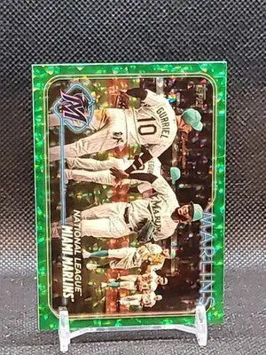 Topps Series 1 Green Crackle Foil Numbered #252 Miami Marlins #/499