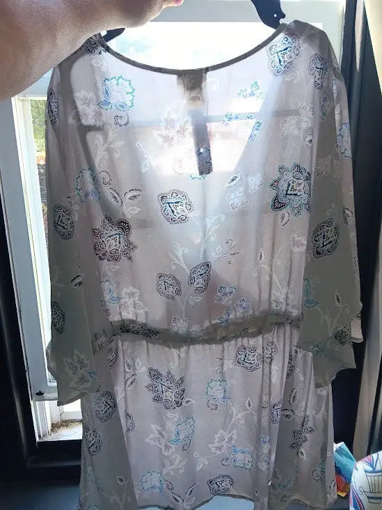 Torrid Blouse Lily Babydoll Georgette Surplice Gray Floral Top Size 2 Boho Tunic