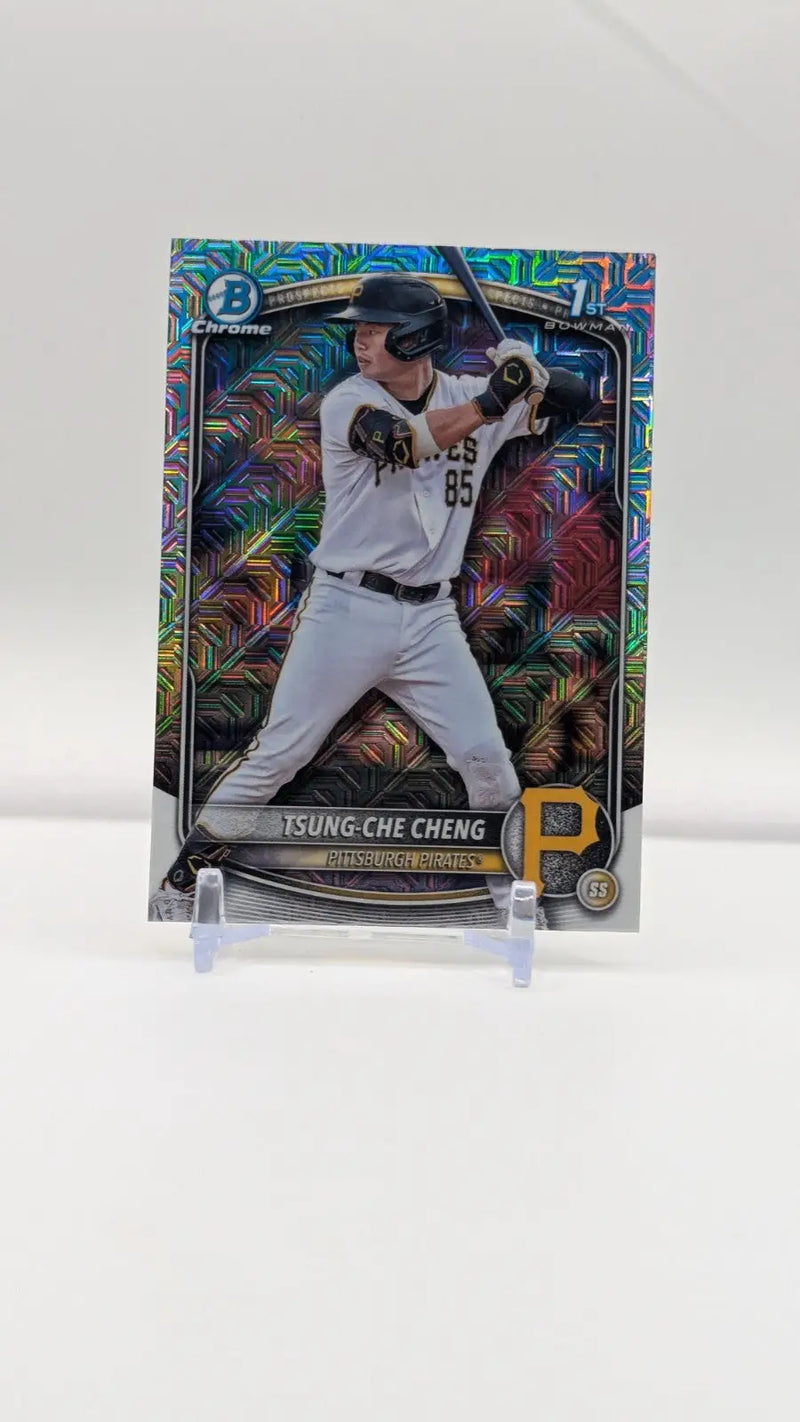 Baseball trading card featuring Tsung-Che Cheng in batting stance from Bowman Chrome Prospects