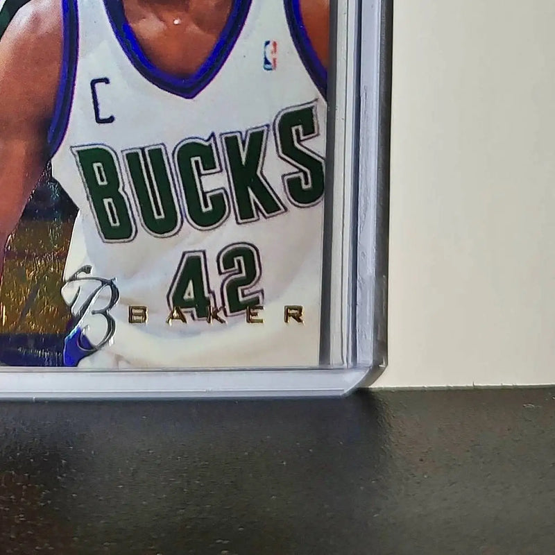 Vin Baker 1995-96 Flair NBA #74 Card Milwaukee Bucks