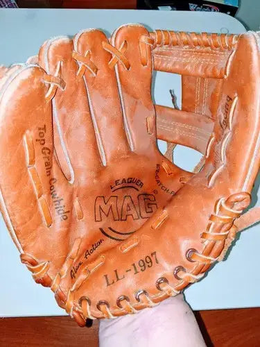 Vintage VTG Old Mag Leaguer LL-1997 LHT Mitt Glove Baseball - Sports Memorabilia