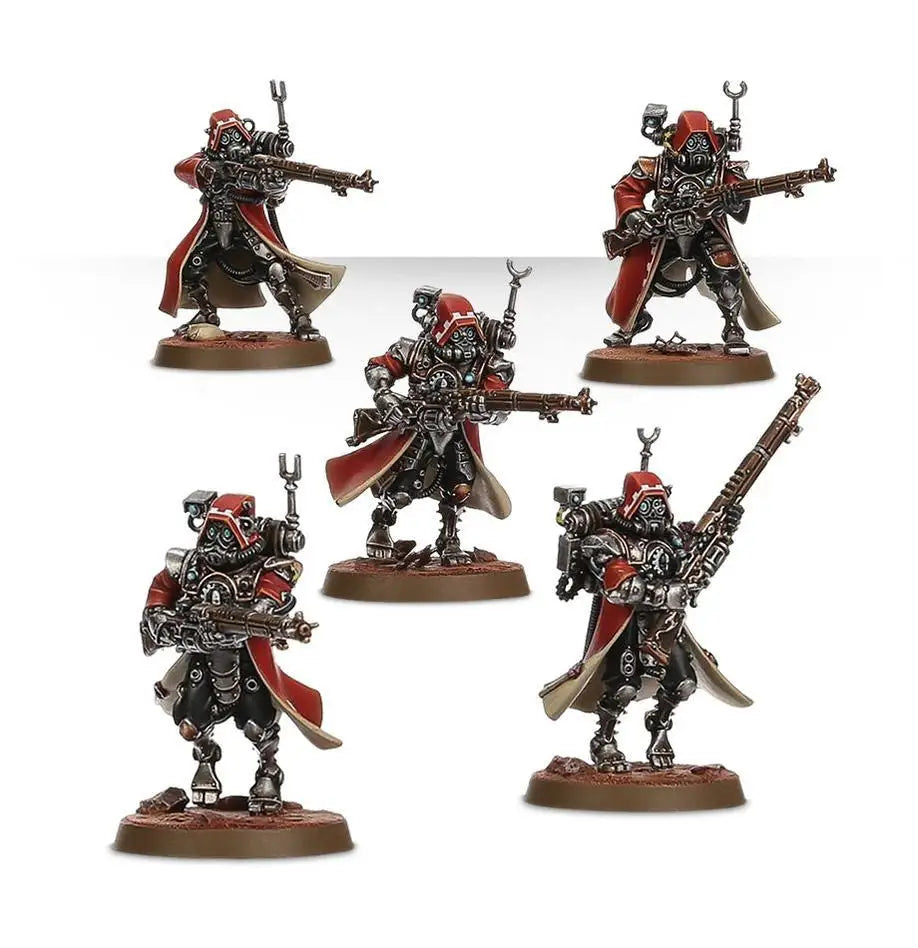 Miniature metal Skitarii Rangers with red cloaks and armor for Warhammer Adeptus Mechanicus
