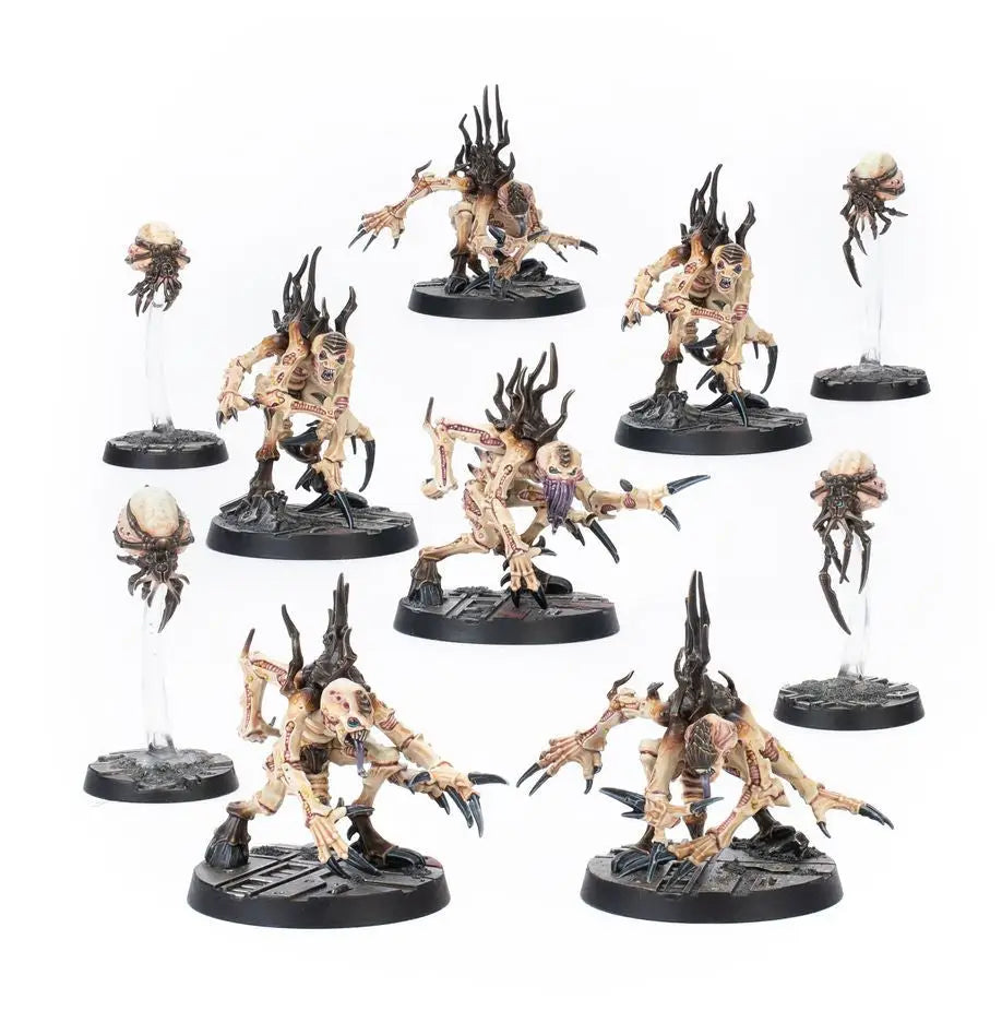 Skeletal Jakara Spyre Hunters with spiky protrusions on black bases for Warhammer Necromunda